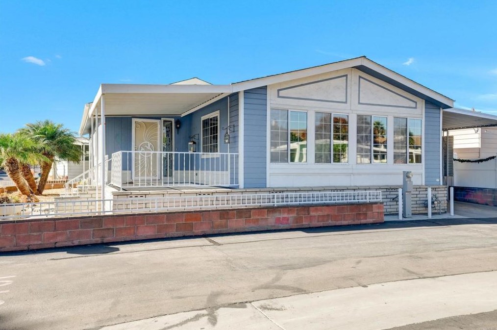 51 Hummingbird Ln, Oceanside, CA 92057