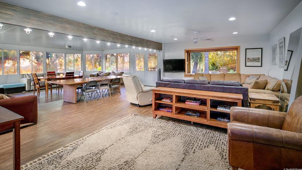 17550 Bear Valley Ln, Escondido CA  92027-6014 exterior