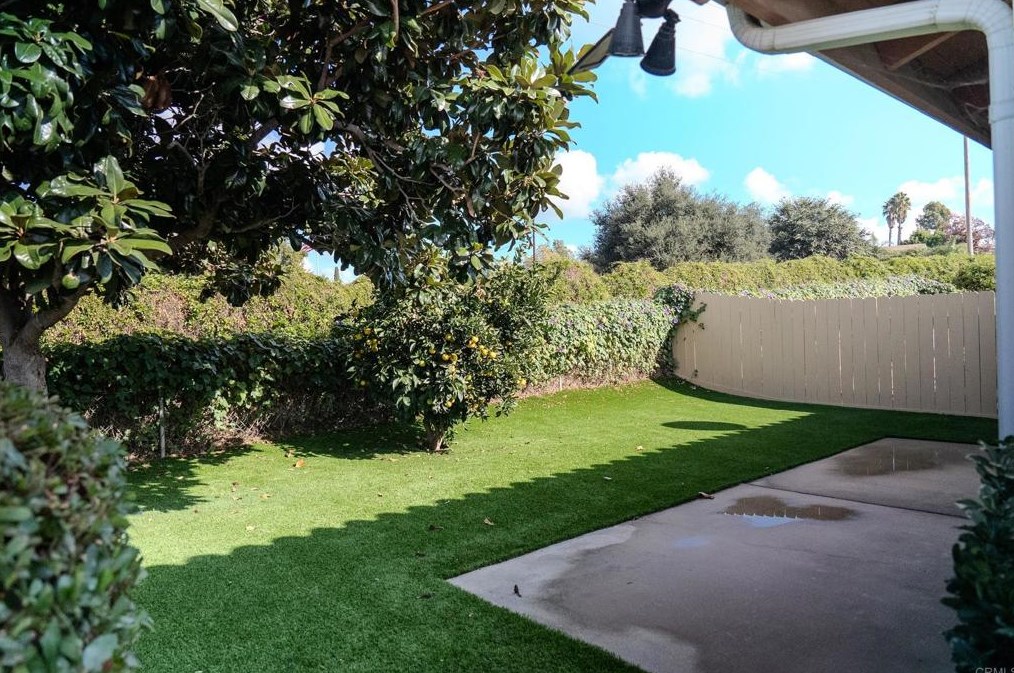 1138 Crescent Ridge Rd, Fallbrook CA  92028-3658 exterior