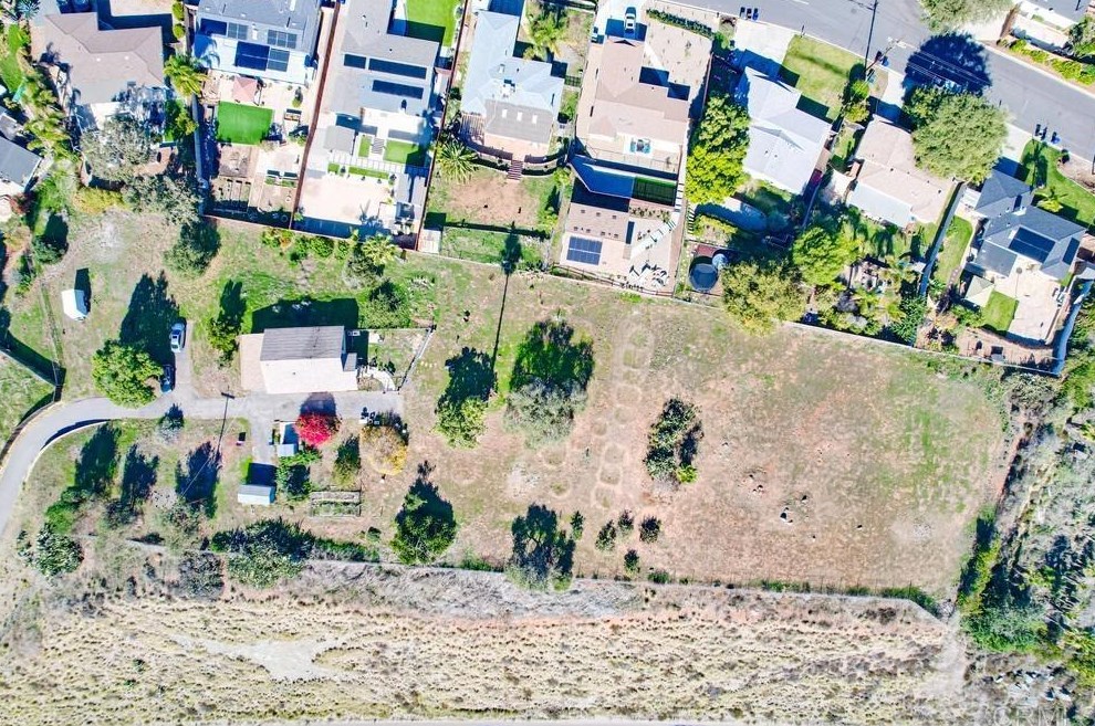 101 Santa Clara Dr, Vista, CA 92083