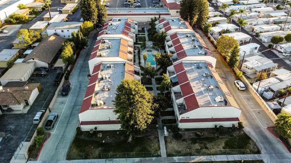 1309 Latham Ave, Hemet CA  92543-3853 exterior