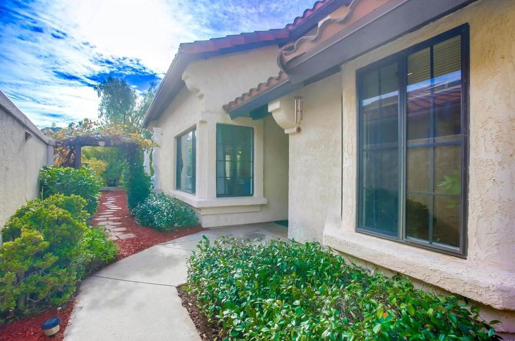 1735 Larkhaven, Escondido, CA 92026