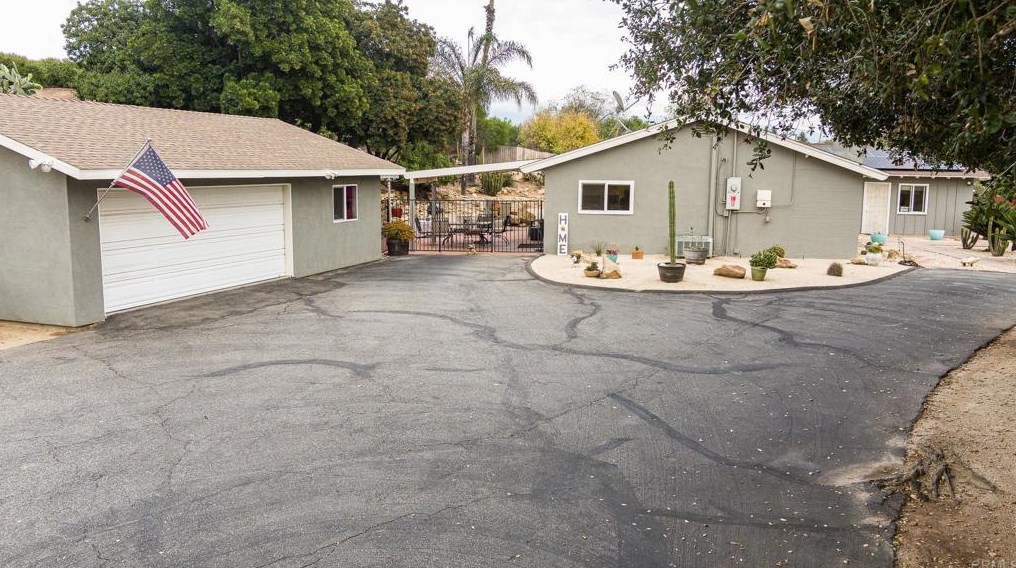 9008 Lilac Rd, Escondido, CA 92026-4501