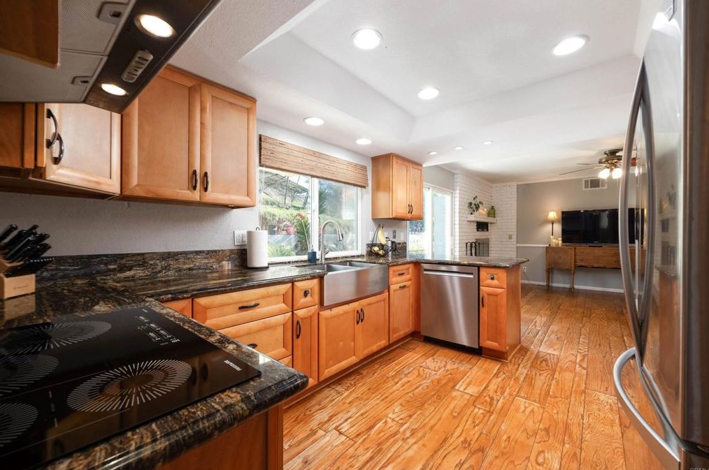 4246 Olive Hill Rd, Fallbrook CA  92028-9440 exterior