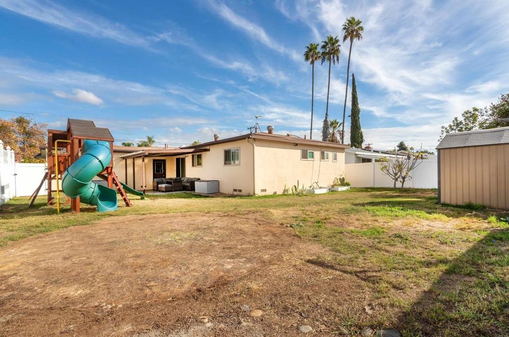 709 Daisy St, Escondido CA  92027-2140 exterior