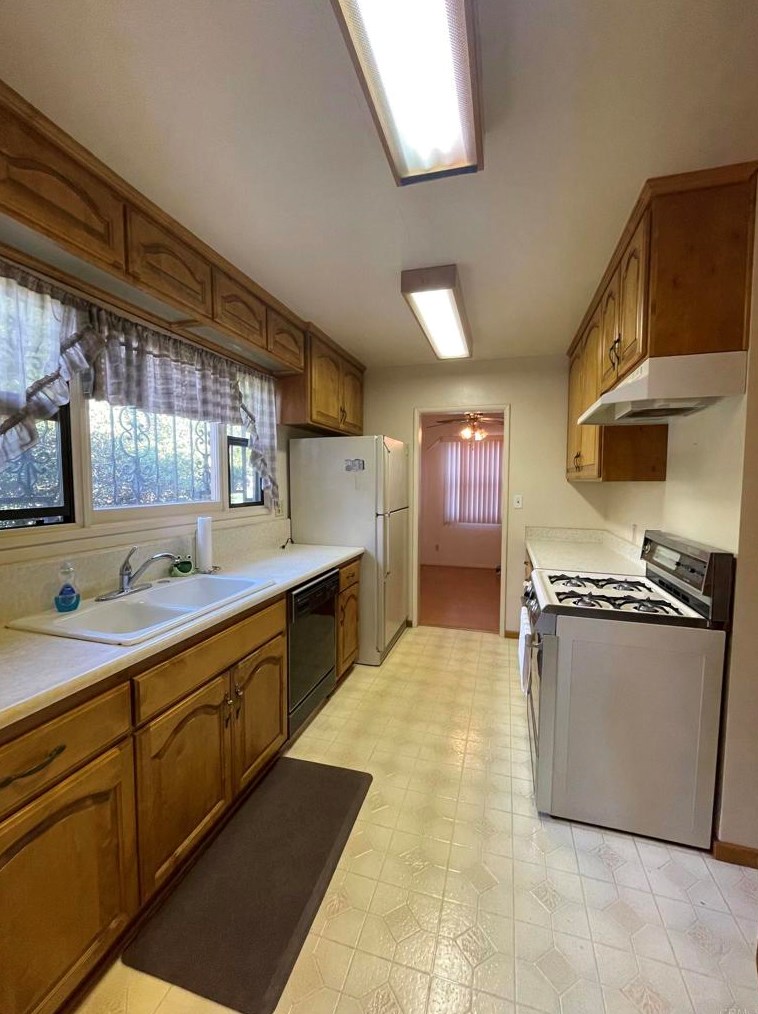 3892 Bass St, La Mesa, CA 91941