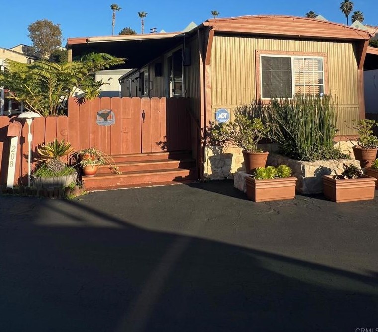 208 Kristy Ln, Oceanside, CA 92054