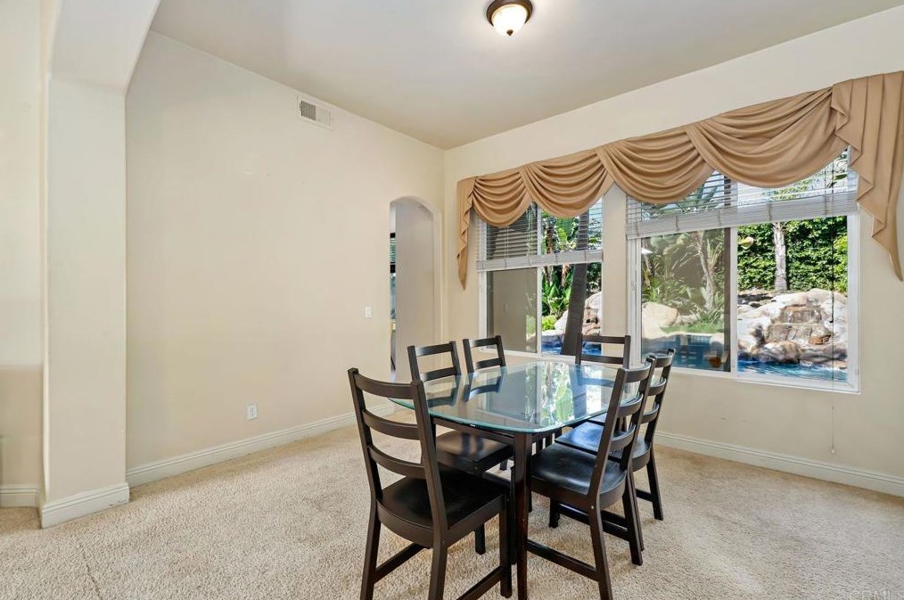 813 Calle Lagasca, Chula Vista CA  91910-8039 exterior