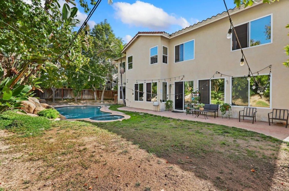 813 Calle Lagasca, Chula Vista CA  91910-8039 exterior