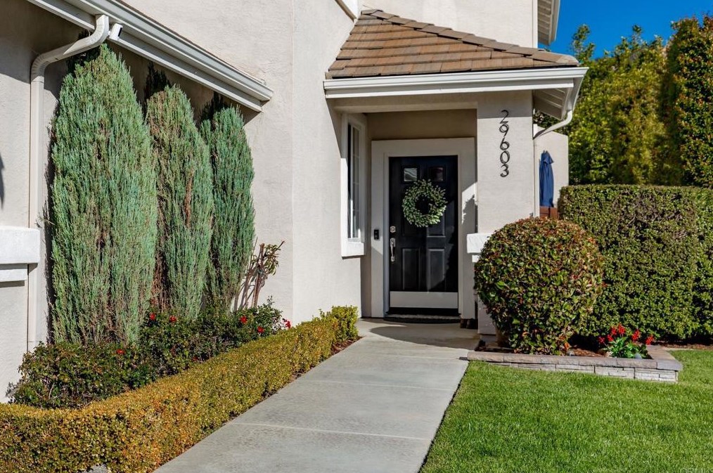 29603 Nandina Dr, Escondido, CA 92026-5927