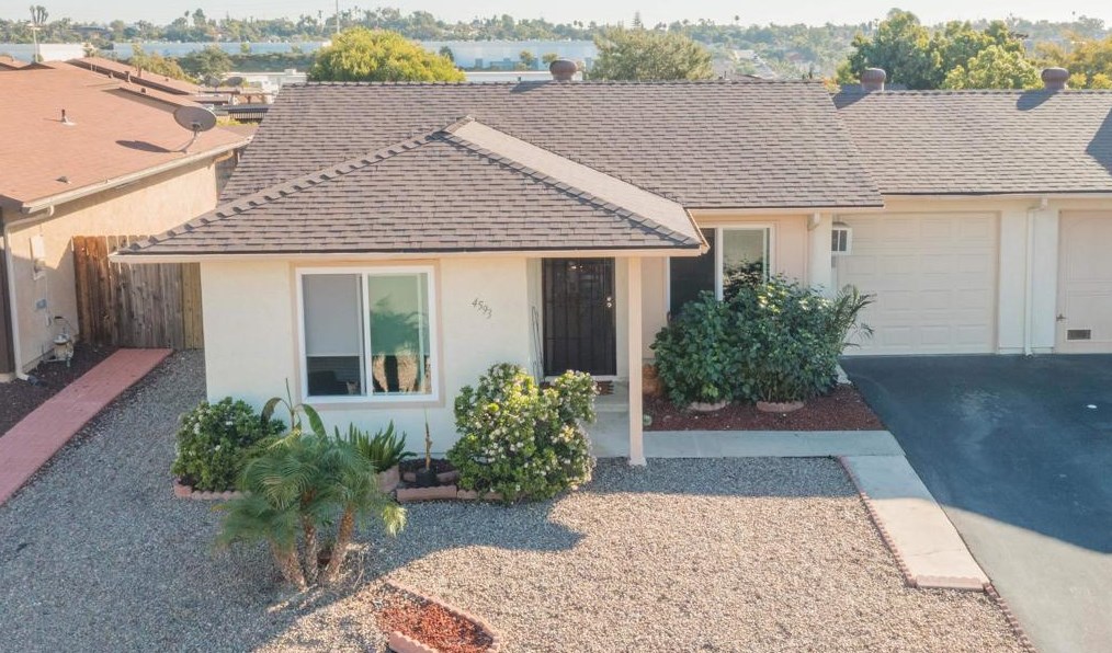 4593 Sunrise Rdg, Oceanside CA  92056-2948 exterior