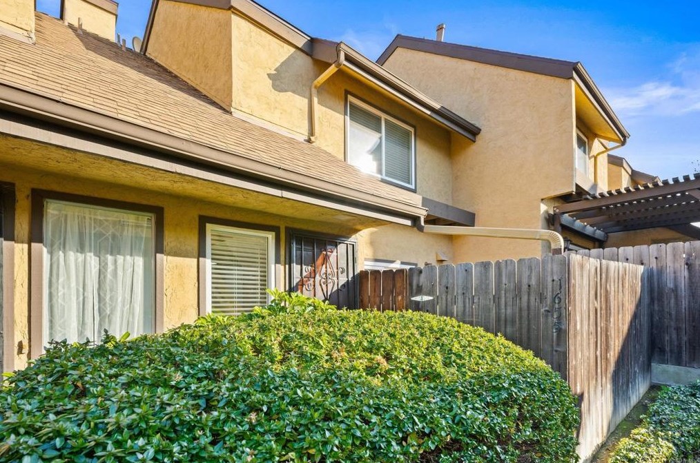 1655 Stone Edge Cir, El Cajon, CA 92021