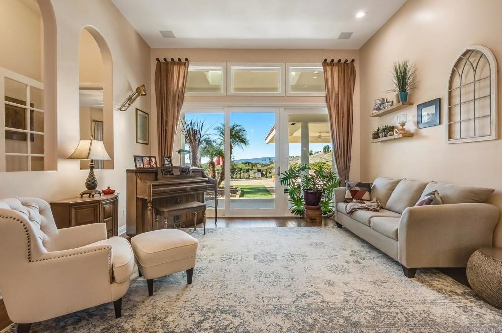 4330 Vista Del Pacifico, Fallbrook, CA 92028-8752