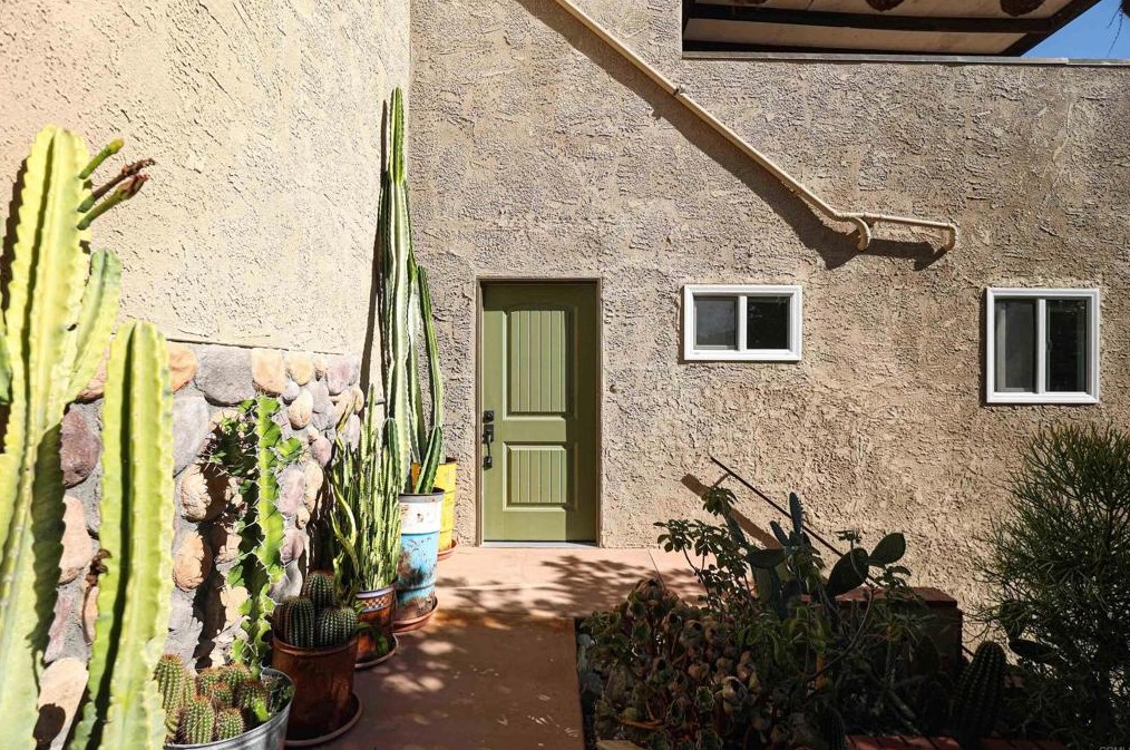 4917 Ithaca Ave, Los Angeles CA  90032-3310 exterior