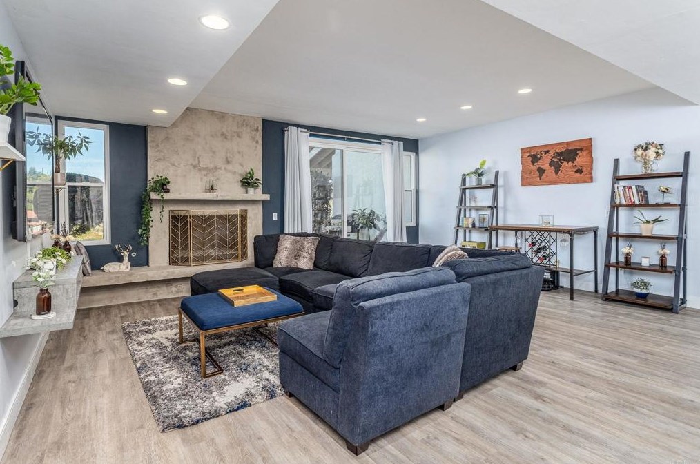 17722 Villamoura Dr, Poway, CA 92064-1015