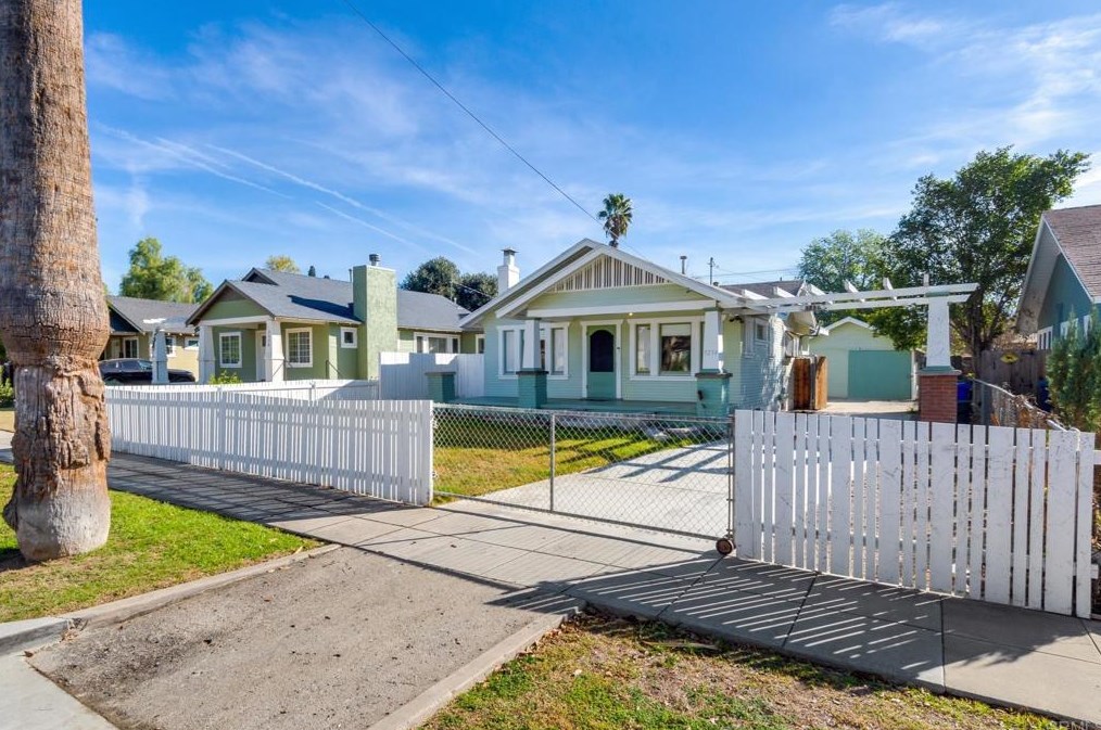 3254 Brockton Ave, Riverside, CA 92501