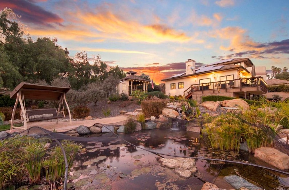 319 Hill Ct, Fallbrook, CA 92028