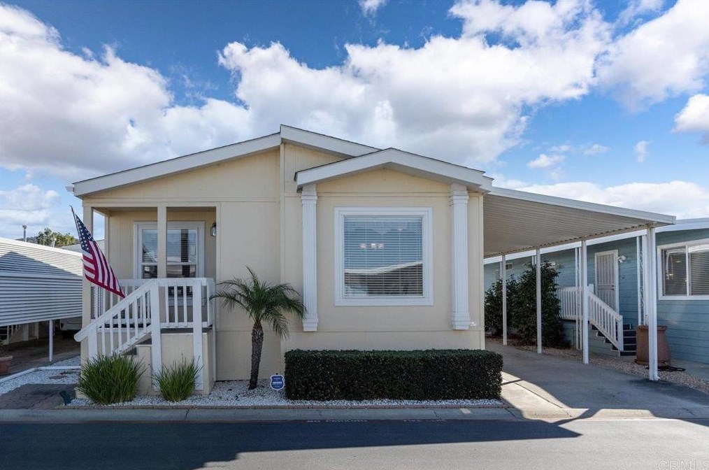 1506 Oak Dr, Vista, CA 92084