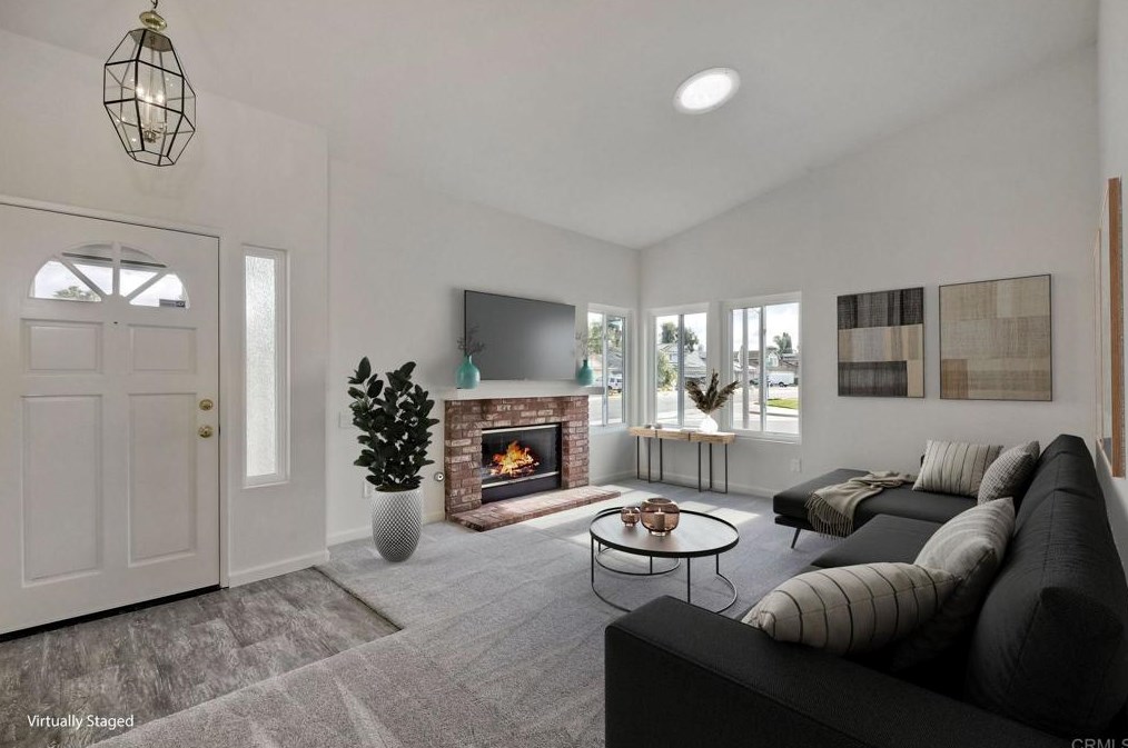 815 Gregory Ln, Oceanside, CA 92057