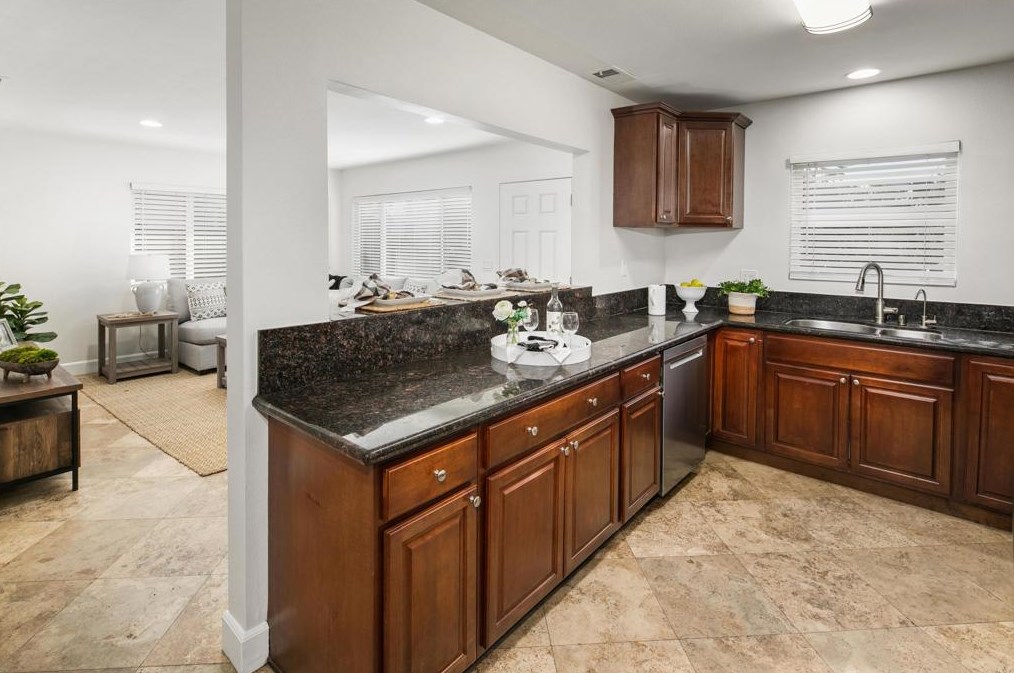 1271 Loch Lomond Dr, Cardiff by the Sea, CA 92007