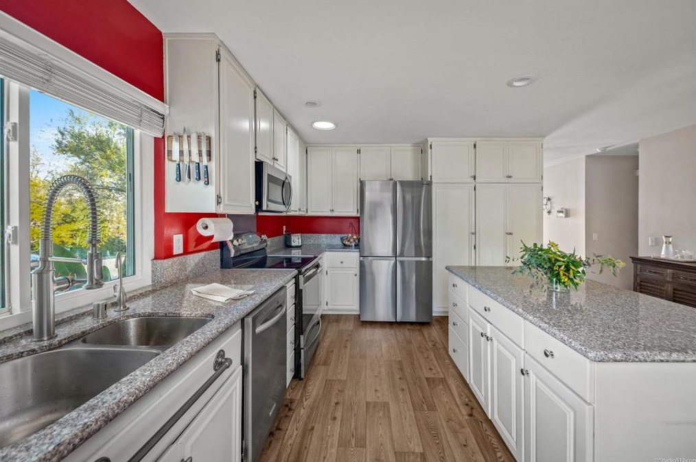 1860 Donalor Dr, Escondido, CA 92027-4425