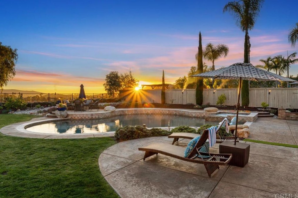 1142 Ariana Rd, San Marcos, CA 92069-8121