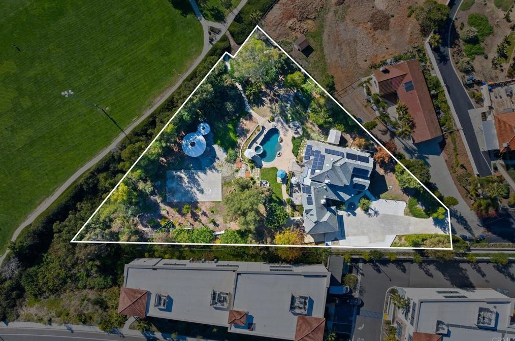 1079 Lau Hala Canyon, Vista, CA 92081