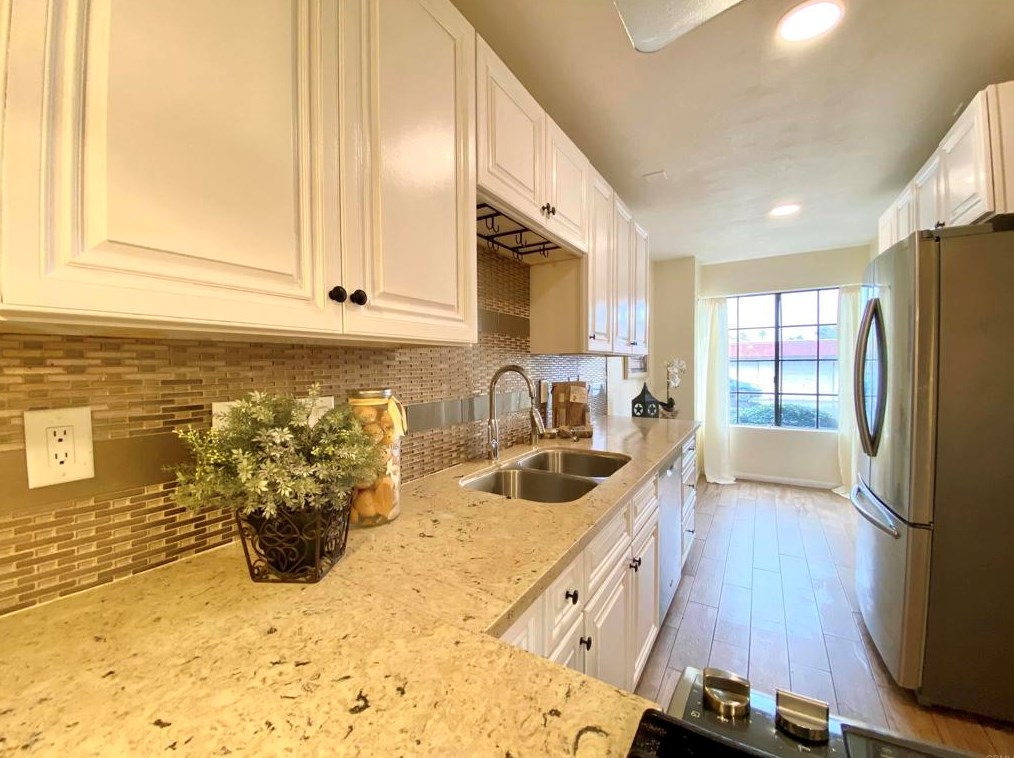 191 Espanas Glen, Escondido, CA 92026