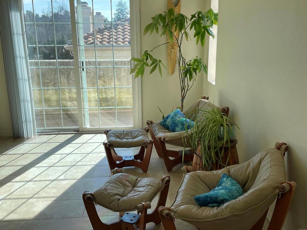 740 Breeze Hill Rd #218, Vista, CA 92081