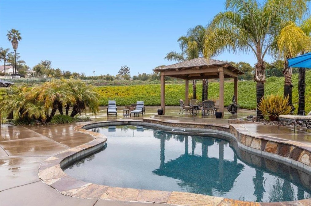 30302 Crescent Moon Dr, Valley Center, CA 92082