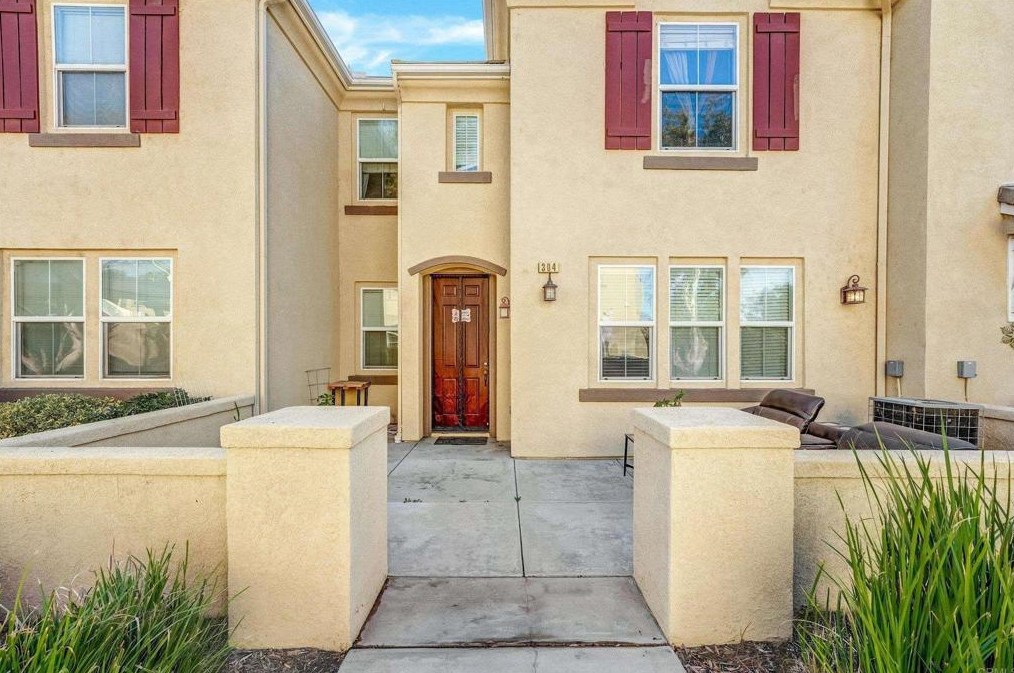1800 E Lakeshore Dr #304, Lake Elsinore, CA 92530