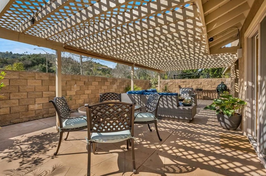 4315 Diegos Ct, Fallbrook CA  92028-9243 exterior