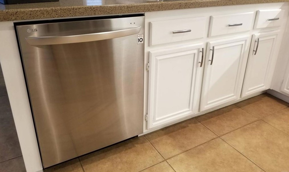 5185 Mendip St, Oceanside CA  92057-1846 exterior