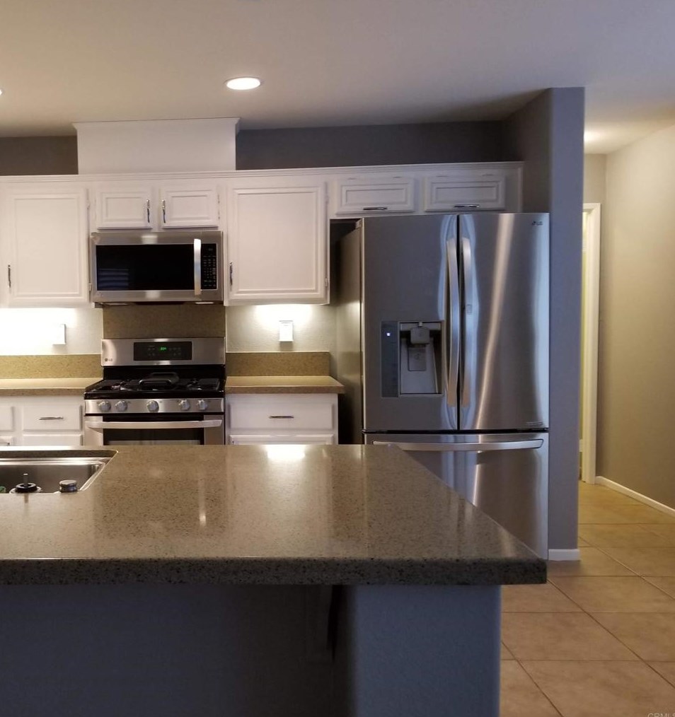 5185 Mendip St, Oceanside CA  92057-1846 exterior