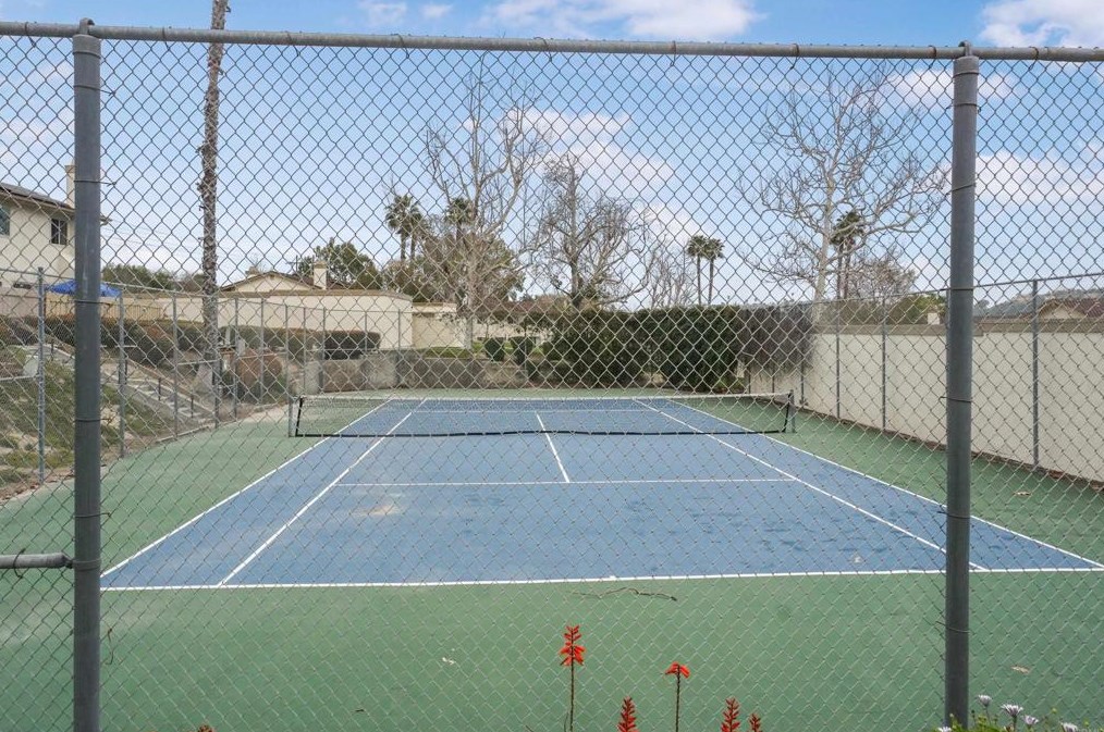 3712 Harvard Dr, Oceanside CA  92056-4101 exterior