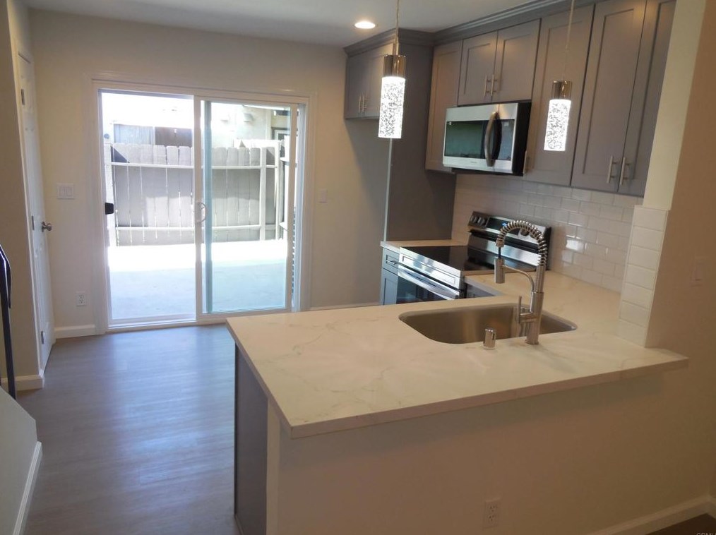 10315 Restful Ct, Santee, CA 92071