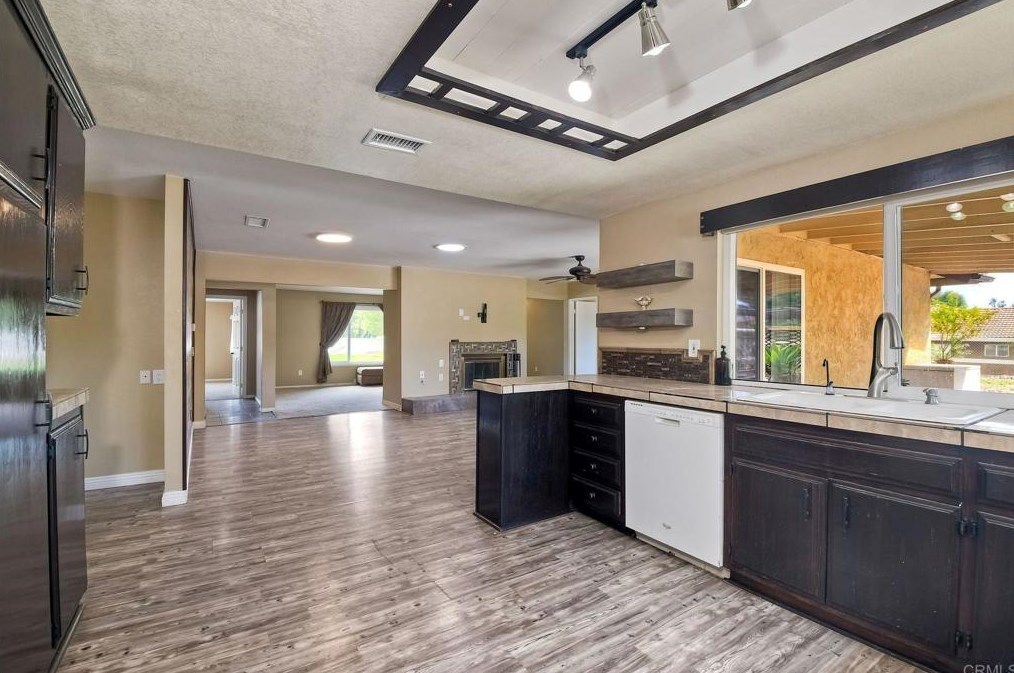 22287 Black Beauty Trl, Wildomar CA  92595-8011 exterior