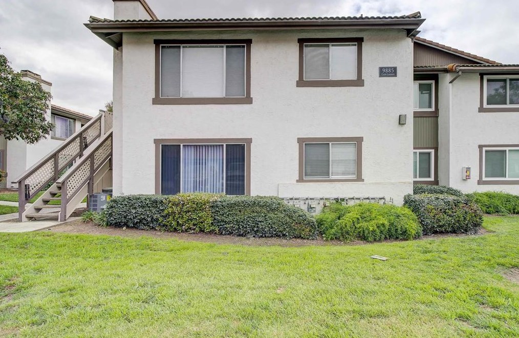 9885 Caspi Gardens Dr #3, Santee, CA 92071