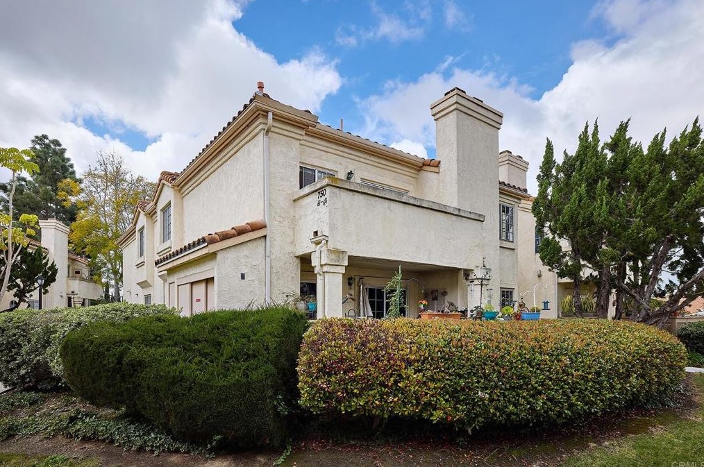 750 Breeze Hill Rd #68, Vista, CA 92081