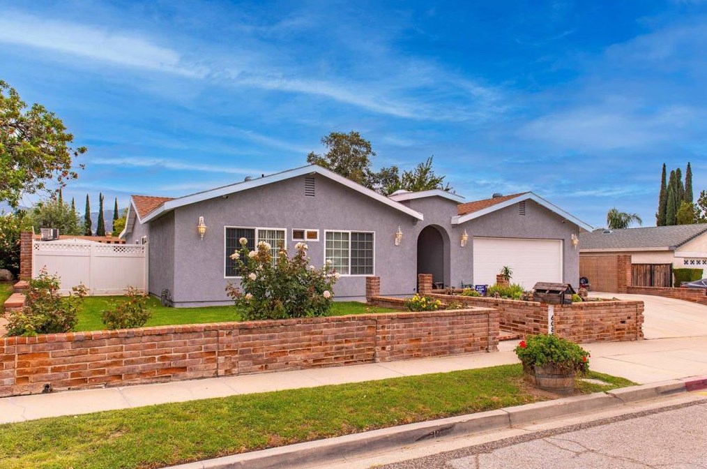 6088 Nelda St, Simi Valley, CA 93063-4077