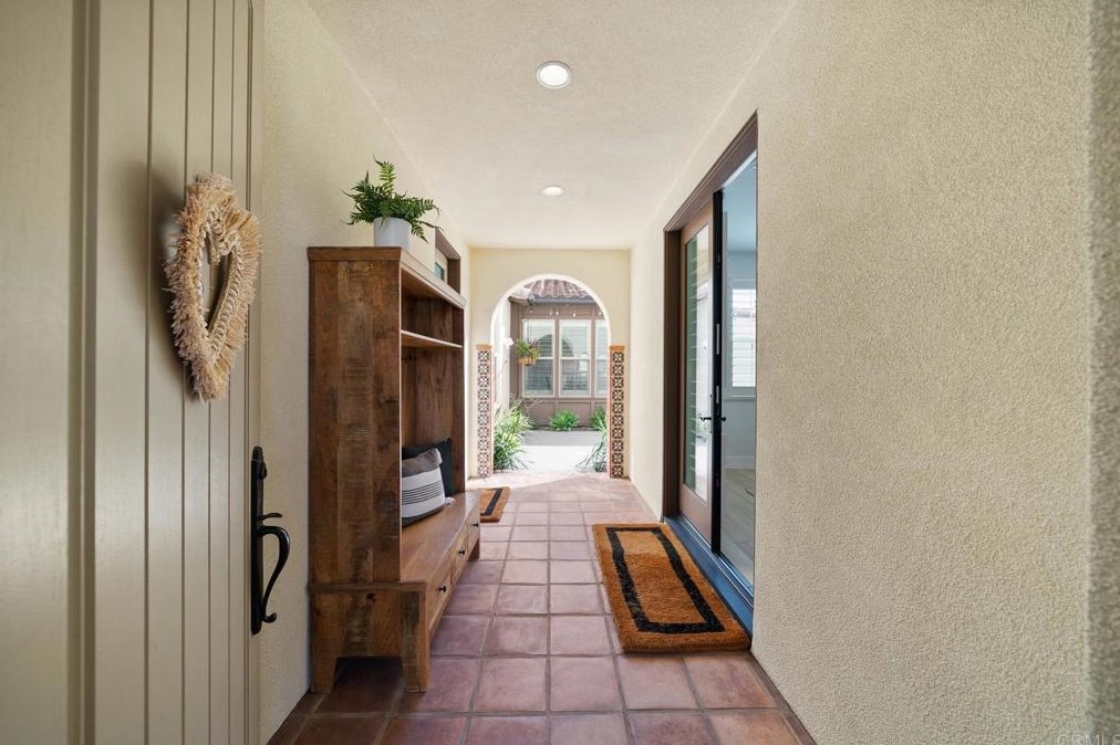 8542 Kristen View Ct, San Diego CA  92127-6118 exterior