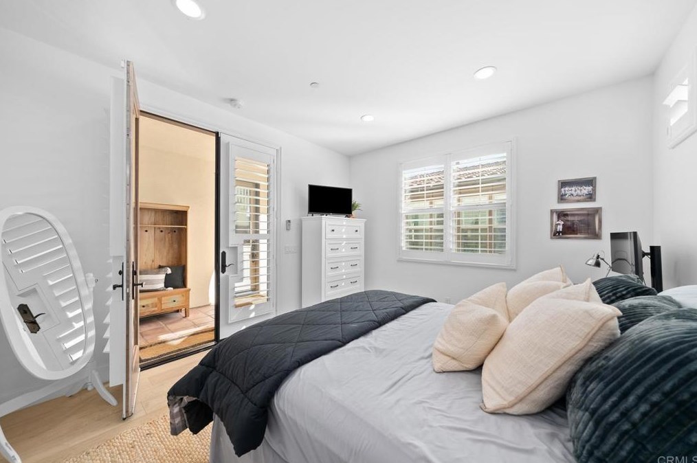 8542 Kristen View Ct, San Diego CA  92127-6118 exterior