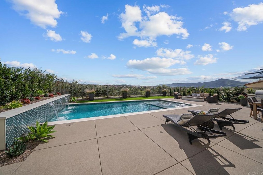 8542 Kristen View Ct, San Diego CA  92127-6118 exterior