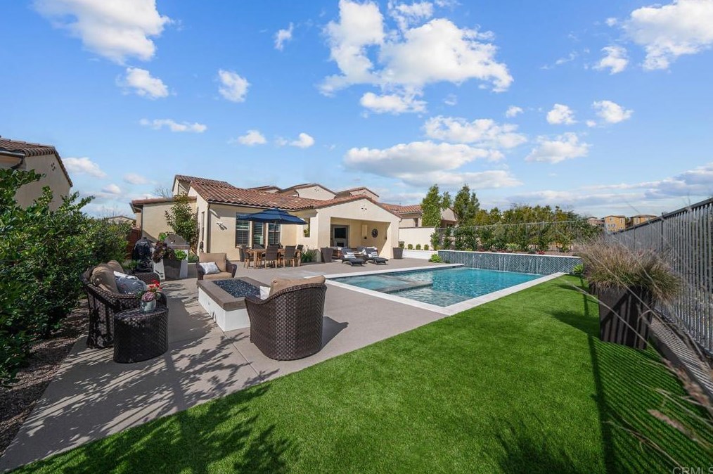 8542 Kristen View Ct, San Diego CA  92127-6118 exterior