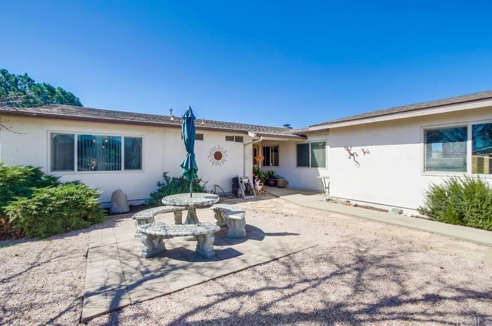 1352 Franklin Ln, Ramona, CA 92065