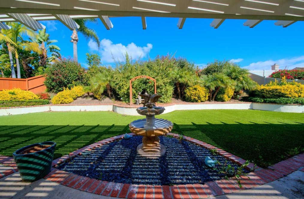 5242 Candlelight St, Oceanside, CA 92056-7273