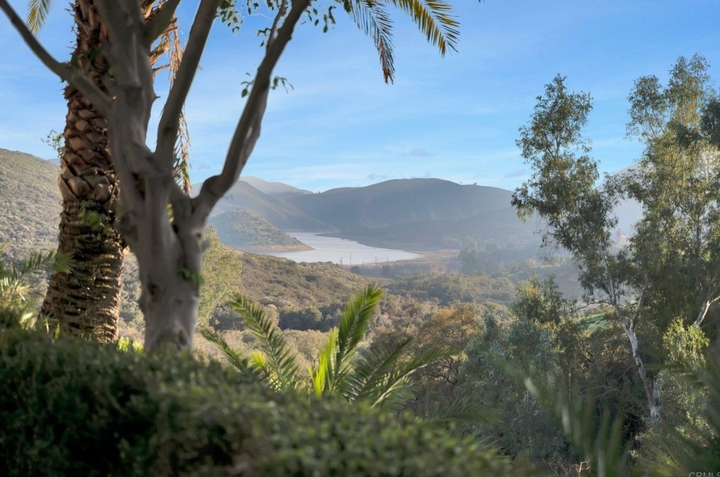 20787 Lake Dr, Escondido, CA 92029