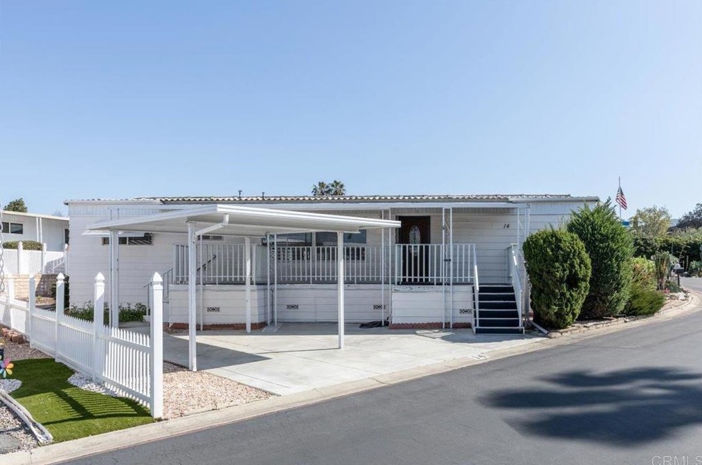 1600 E Vista Way #14, Vista, CA 92084