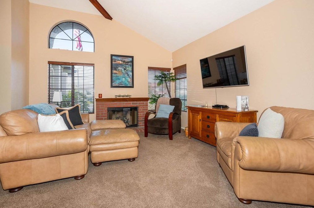 5239 Robinwood Dr, Oceanside, CA 92056-6419