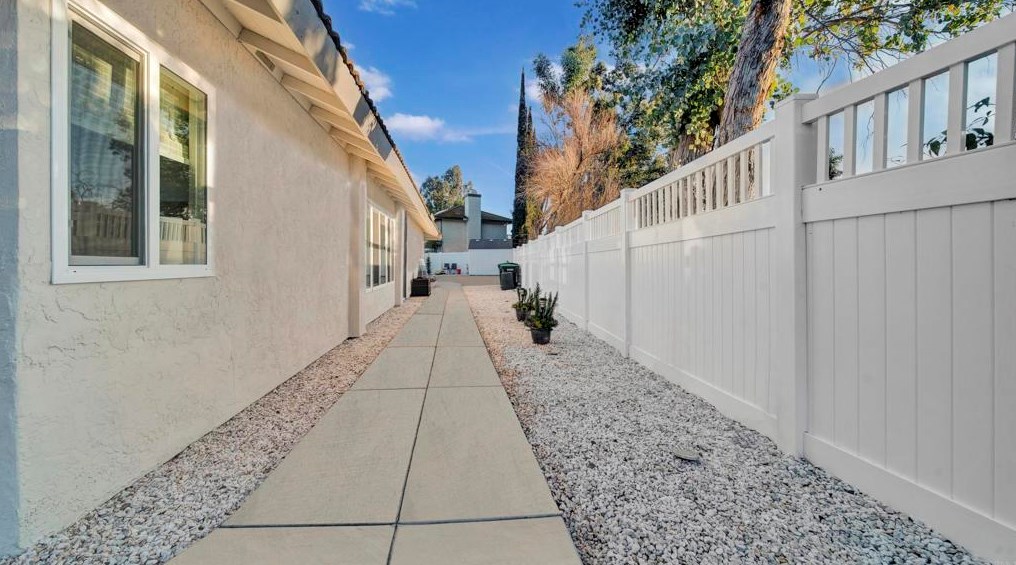 43105 Agena St, Temecula CA  92592-3295 exterior